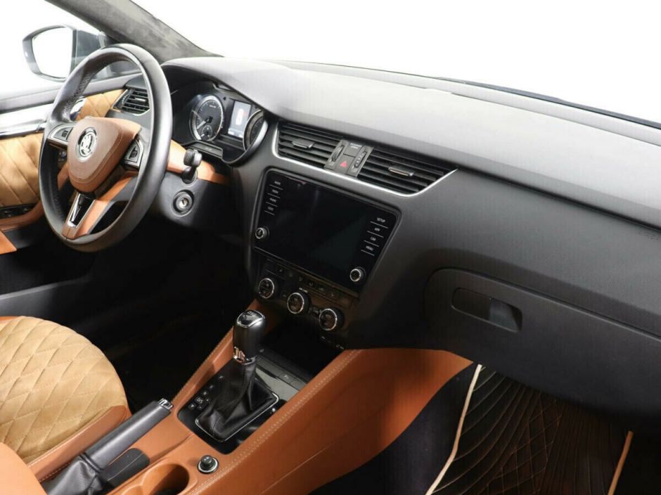 Skoda Octavia, 1.8 л, Робот, 2018 фото 9
