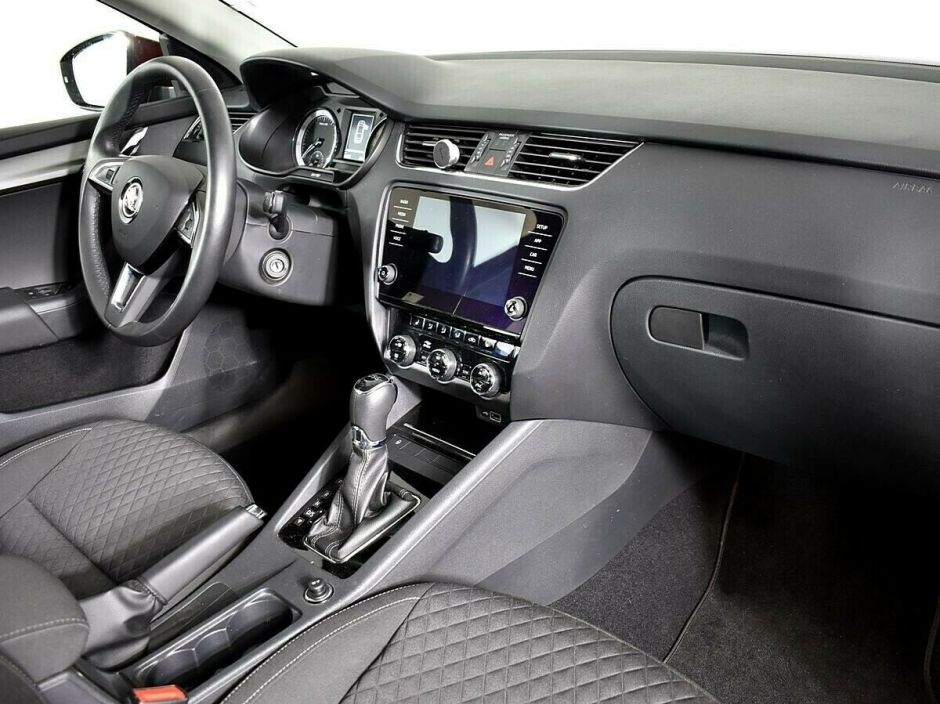 Skoda Octavia Импорт, 1.5 л, Робот, 2017 фото 2