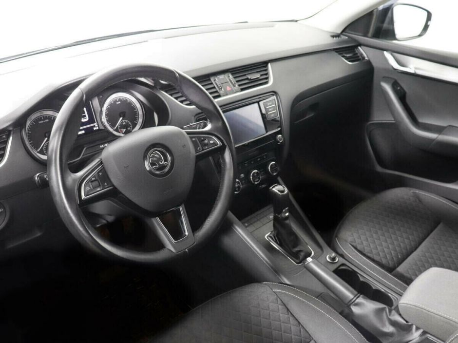 Skoda Octavia Импорт, 1.5 л, Робот, 2018 фото 8
