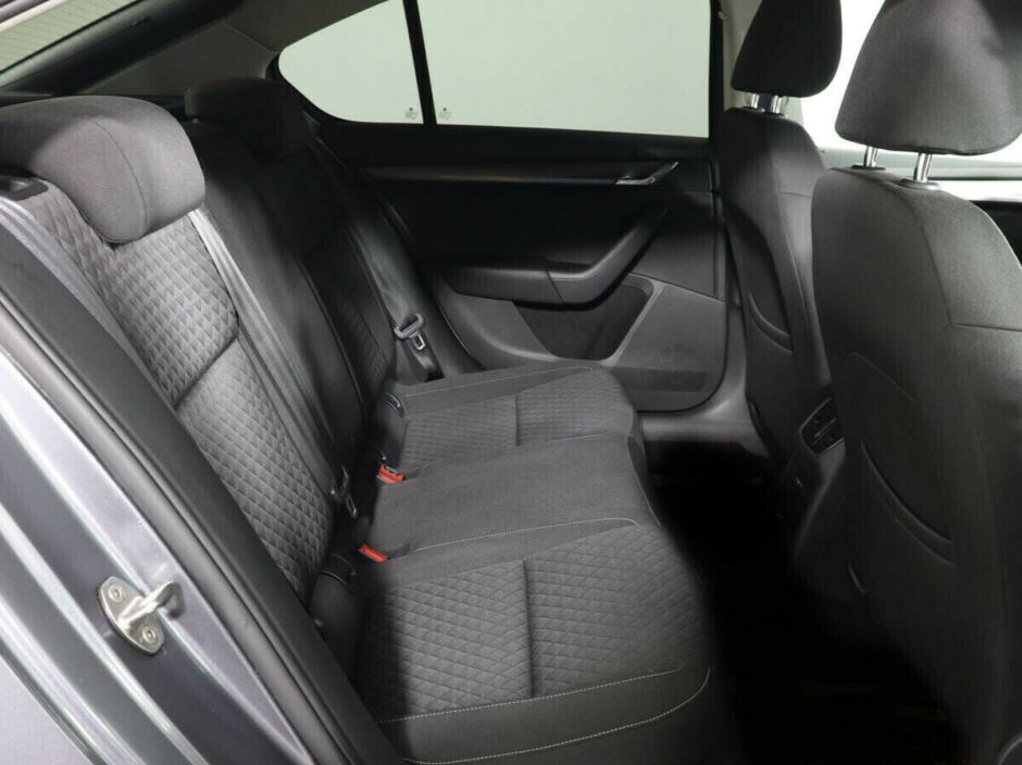 Skoda Octavia Импорт, 1.5 л, Робот, 2018 фото 1