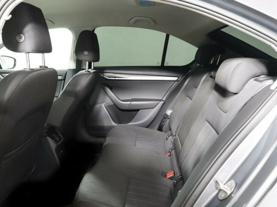 Skoda Octavia Импорт, 1.5 л, Робот, 2019 фото 1
