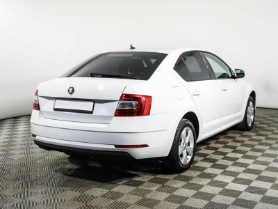 Skoda Octavia, 1.6 л, АКПП, 2019 фото 6