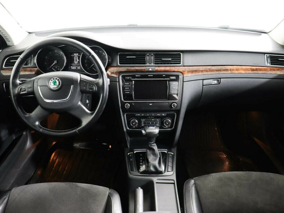 Skoda Superb, 1.8 л, АТ, 2011 фото 8