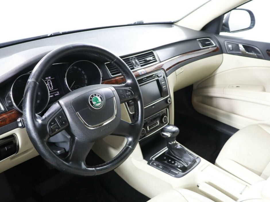 Skoda Superb, 1.8 л, АТ, 2011 фото 8