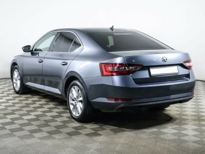 Skoda Superb, 1.8 л, РКПП, 2017 фото 6