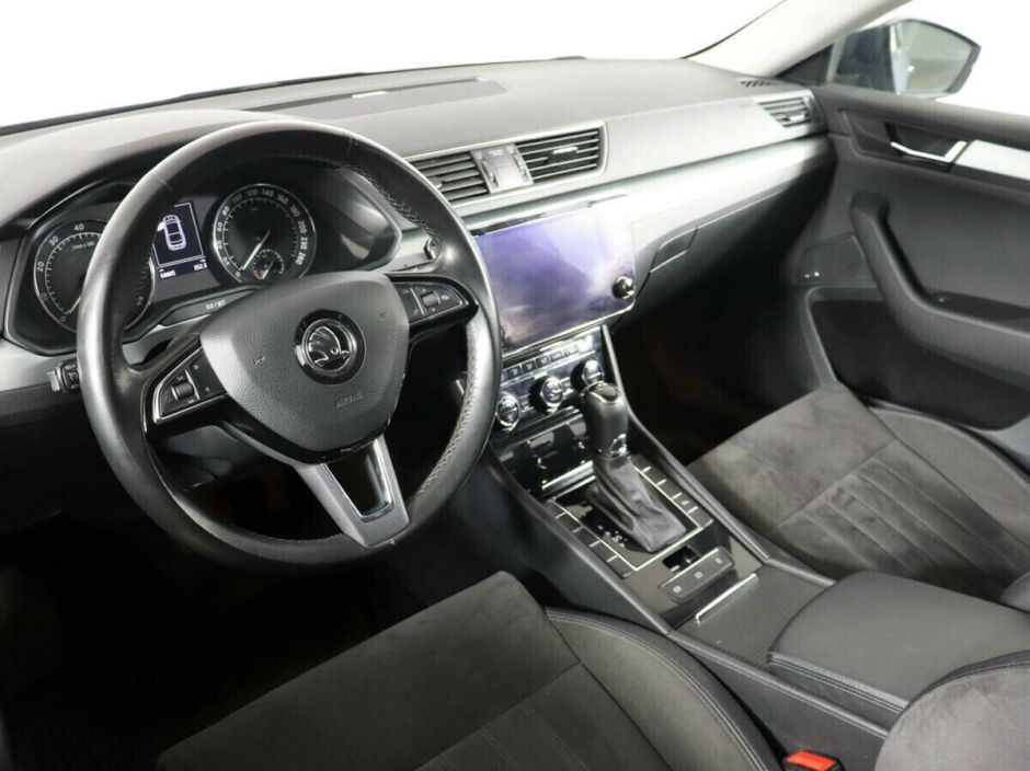 Skoda Superb, 1.8 л, Робот, 2017 фото 8