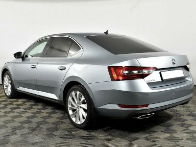 Skoda Superb, 2.0 л, РКПП, 2018 фото 5