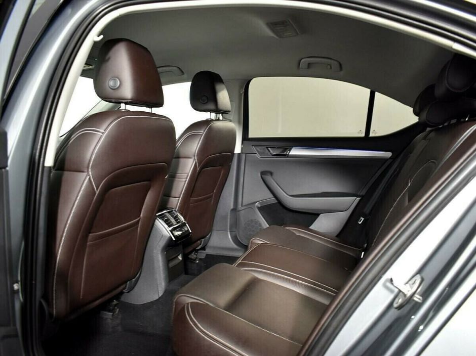 Skoda Superb, 2.0 л, Робот, 2018 фото 1