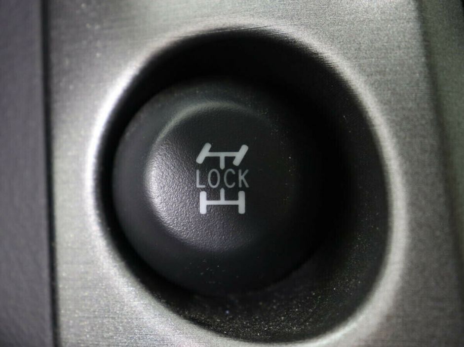 Toyota RAV4, 2.0 л, Вариатор, 2013 фото 9