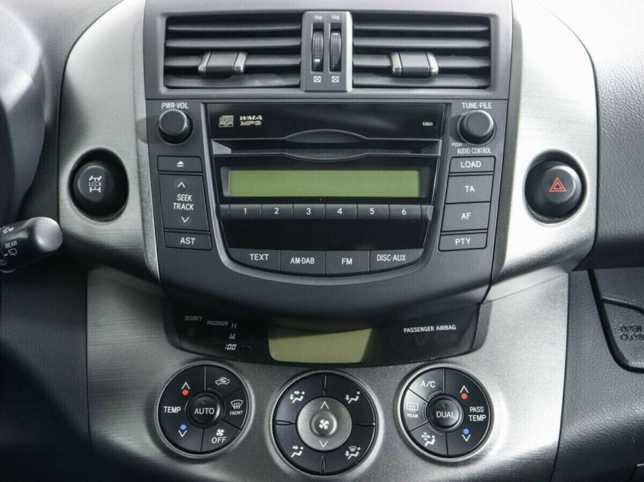 Toyota RAV4, 2.0 л, Вариатор, 2013 фото 2