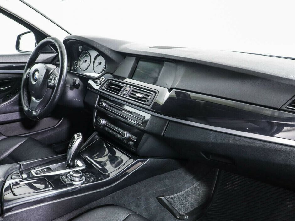 BMW 5 серии, 2.5 л, АТ, 2010 фото 9