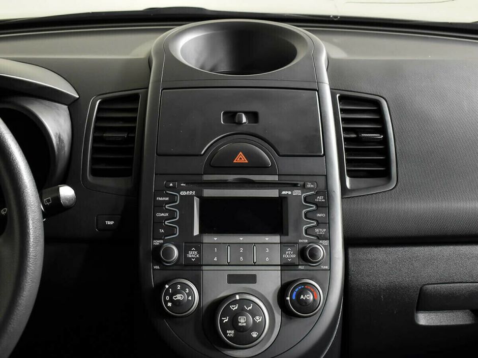Kia Soul, 1.6 л, МТ, 2010 фото 2