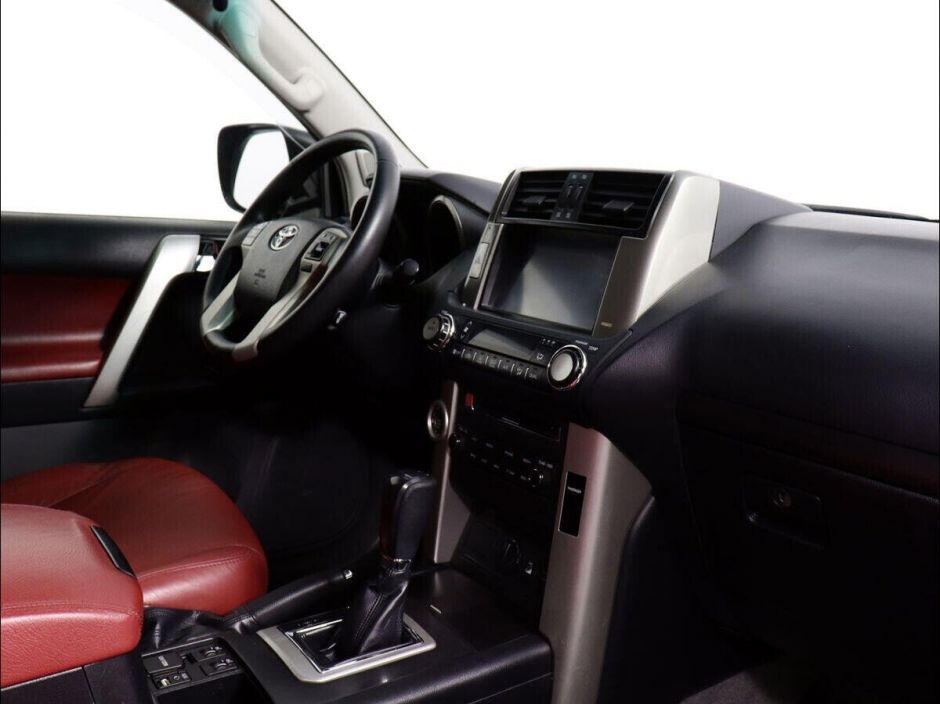 Toyota Land Cruiser Prado, 3.0 л, АТ, 2013 фото 2