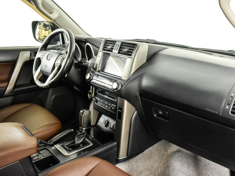 Toyota Land Cruiser Prado, 3.0 л, АТ, 2011 фото 2