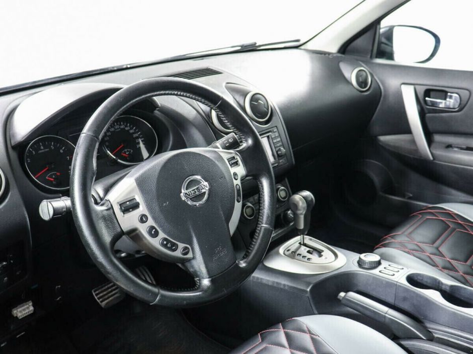 Nissan Qashqai, 2.0 л, Вариатор, 2011 фото 2