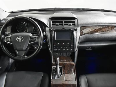 Toyota Camry, 2.5 л, АКПП, 2017 фото 9