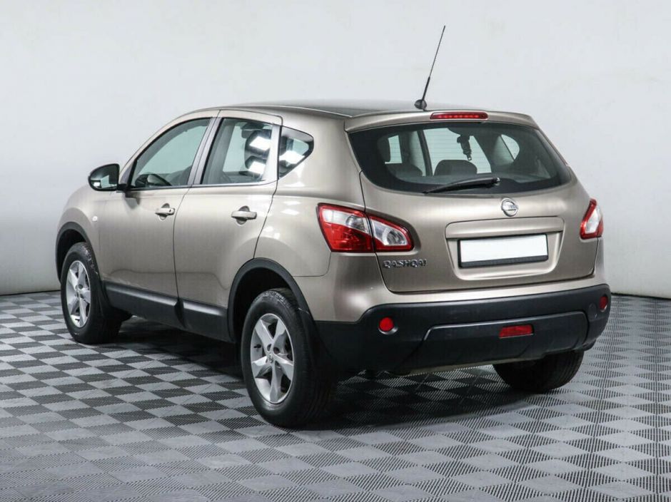 Nissan Qashqai, 2.0 л, Вариатор, 2012 фото 5