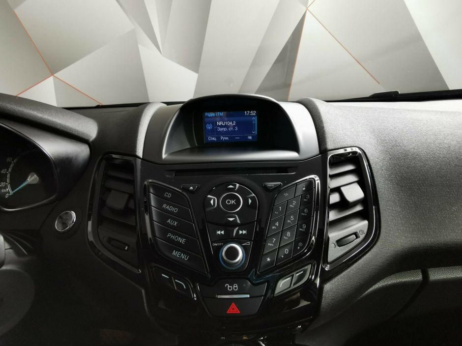 Ford Fiesta, 1.6 л, Робот, 2017 фото 9