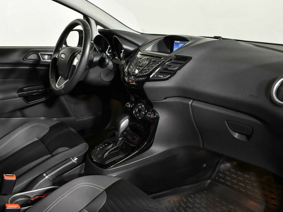 Ford Fiesta, 1.6 л, Робот, 2015 фото 7