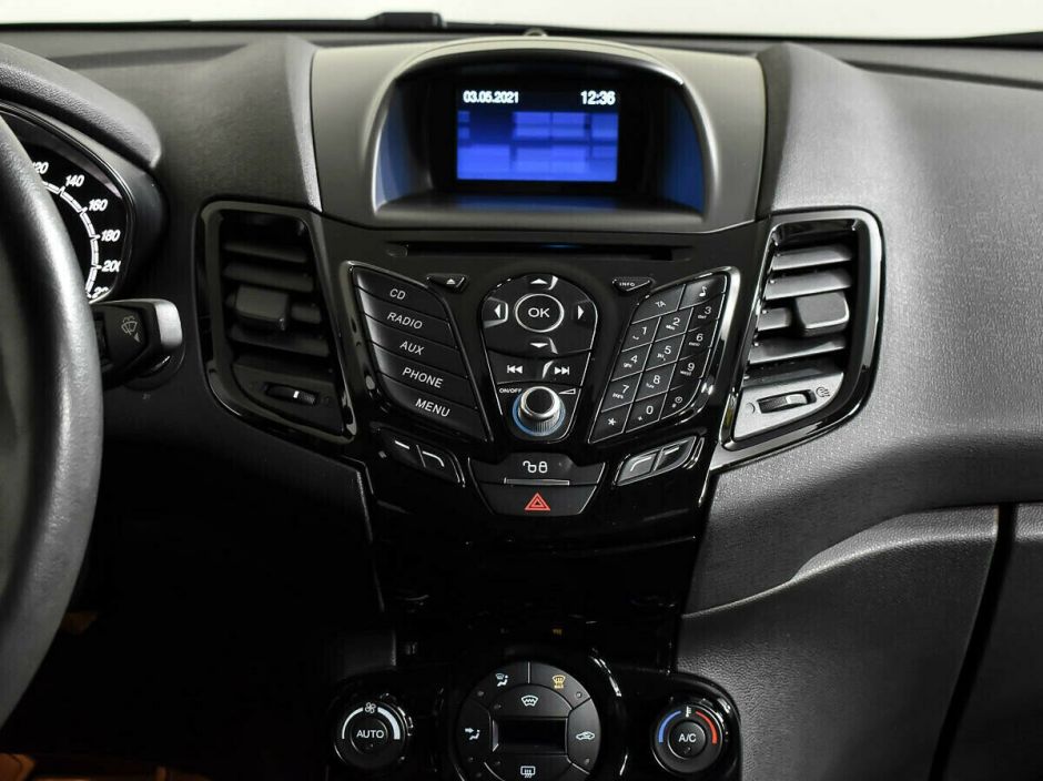 Ford Fiesta, 1.6 л, Робот, 2015 фото 2