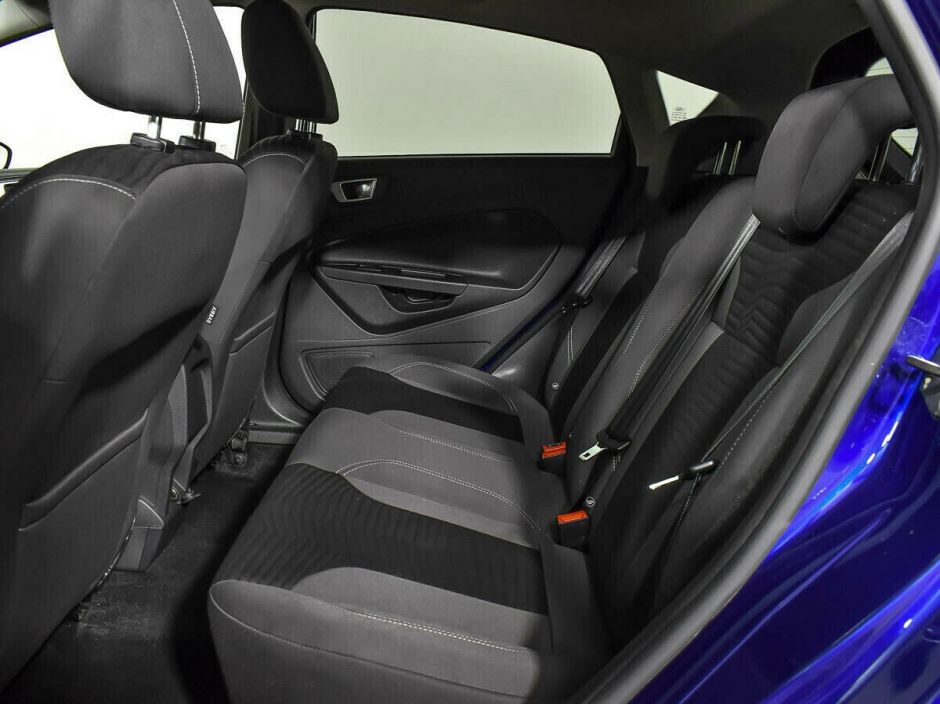 Ford Fiesta, 1.6 л, Робот, 2015 фото 1