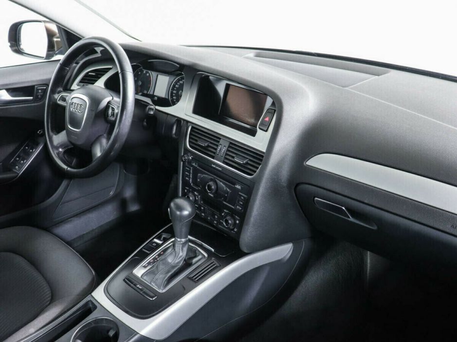 Audi A4, 1.8 л, Вариатор, 2010 фото 2