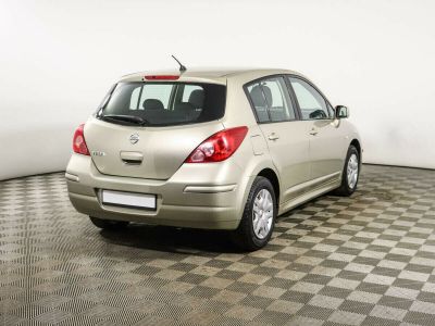 Nissan Tiida, 1.6 л, МКПП, 2011 фото 5