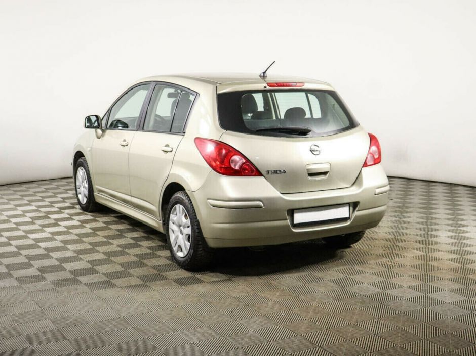 Nissan Tiida, 1.6 л, МТ, 2011 фото 6