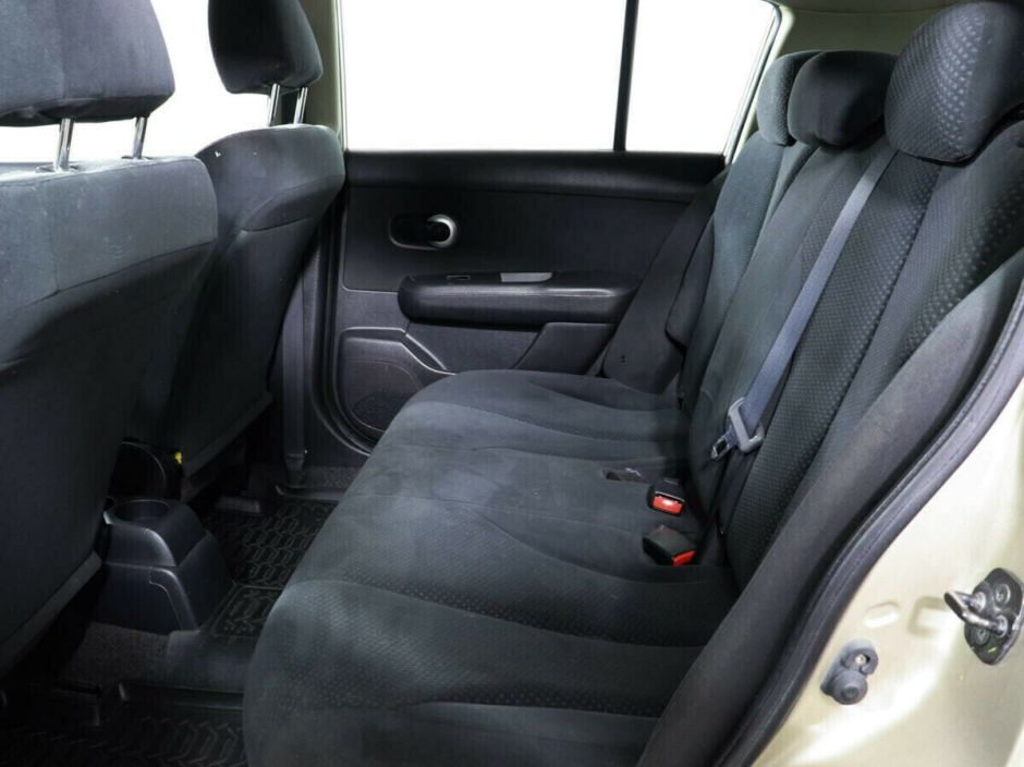 Nissan Tiida, 1.6 л, МТ, 2011 фото 1