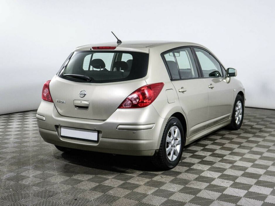 Nissan Tiida, 1.6 л, АТ, 2011 фото 6