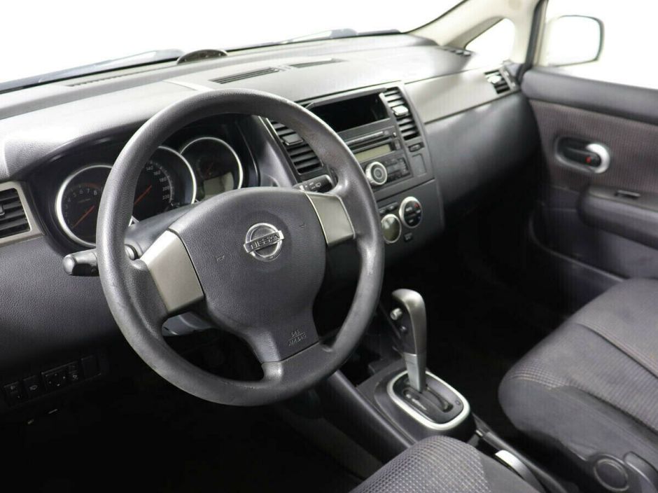 Nissan Tiida, 1.6 л, АТ, 2011 фото 8