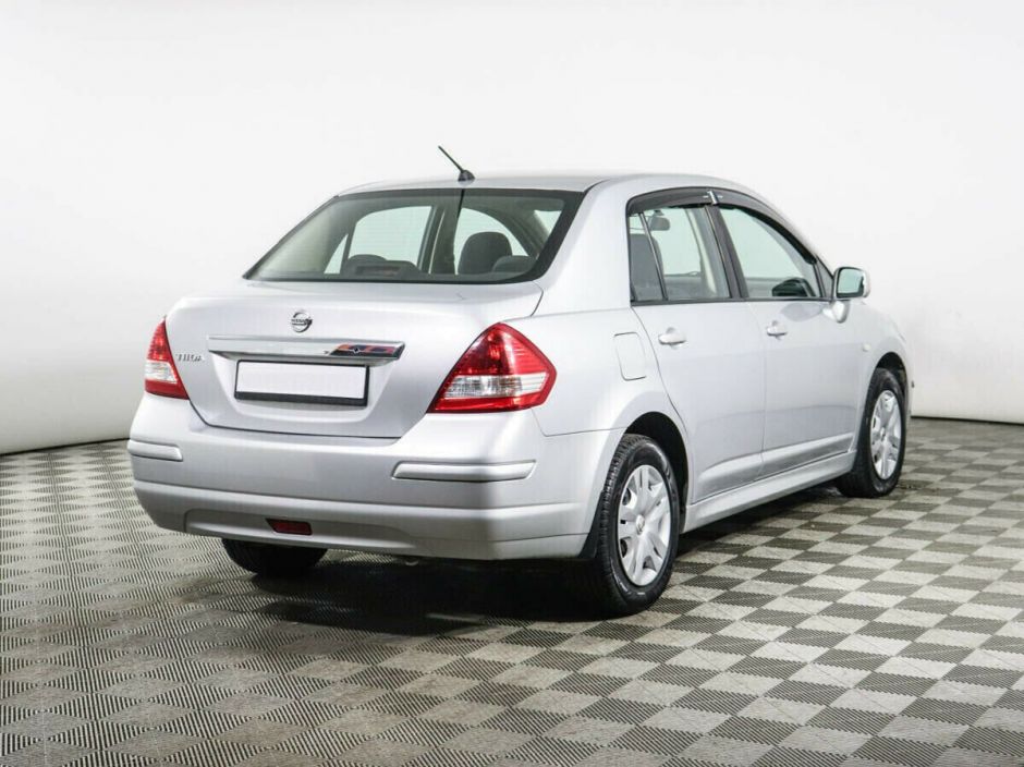 Nissan Tiida, 1.6 л, МТ, 2013 фото 5