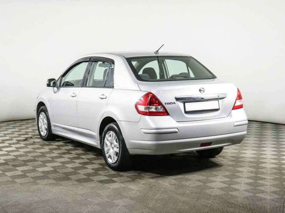 Nissan Tiida, 1.6 л, МТ, 2013 фото 6