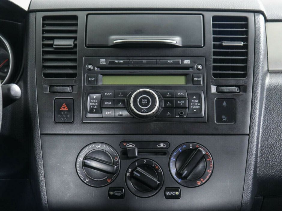 Nissan Tiida, 1.6 л, МТ, 2013 фото 2