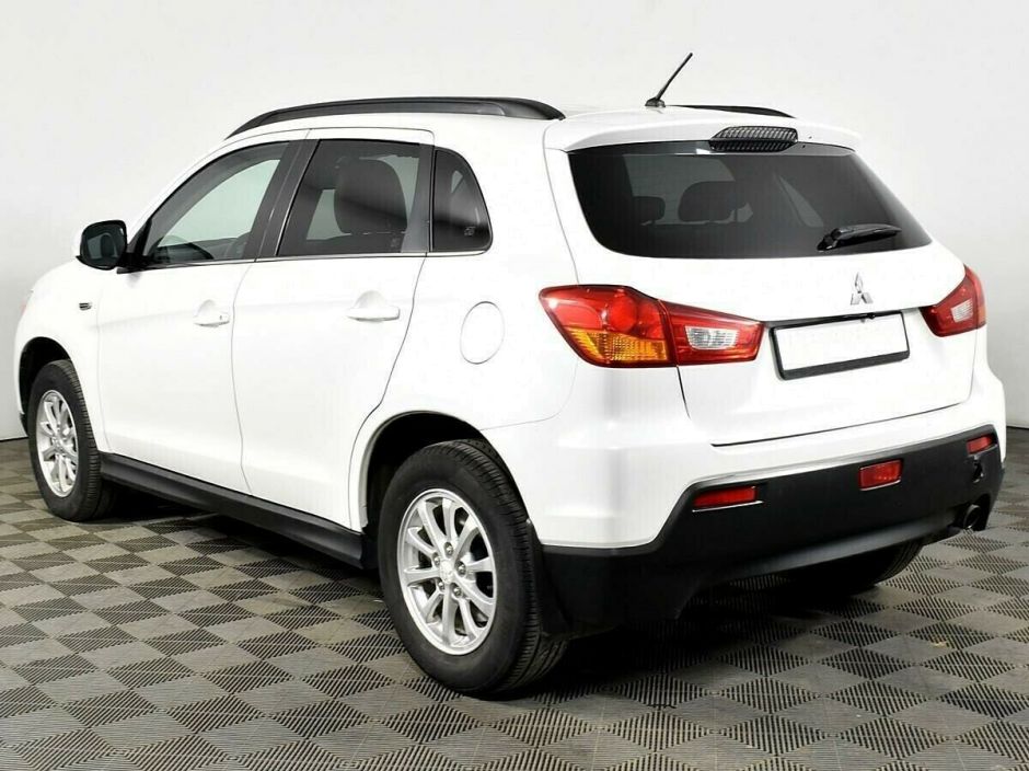 Mitsubishi ASX, 1.8 л, Вариатор, 2013 фото 5