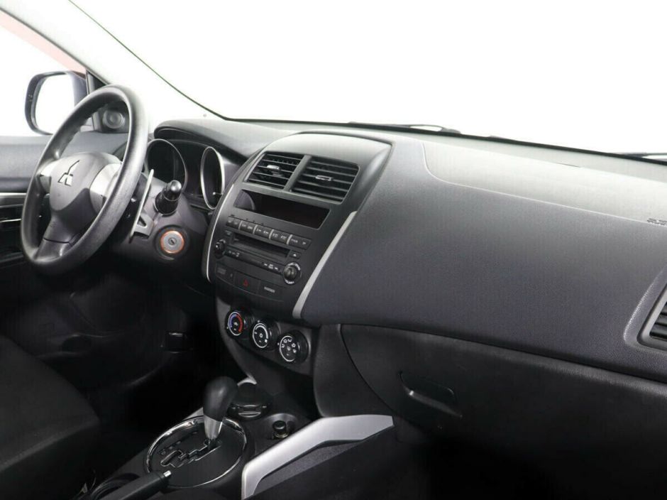 Mitsubishi ASX, 1.8 л, Вариатор, 2013 фото 8