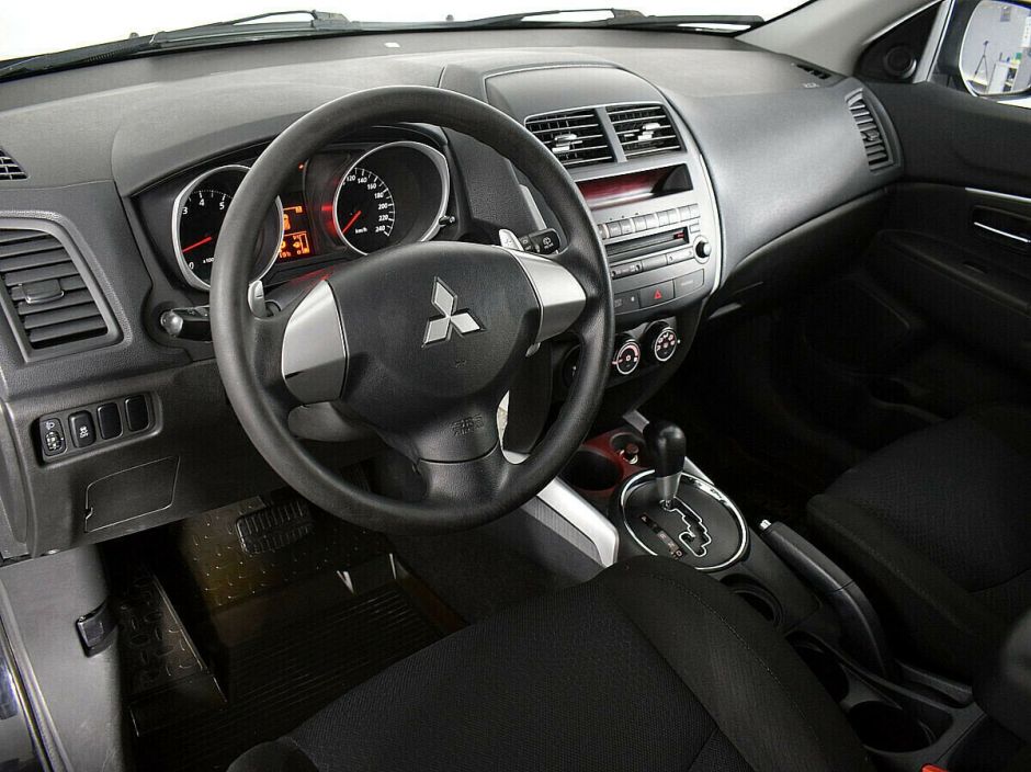 Mitsubishi ASX, 1.8 л, Вариатор, 2013 фото 5