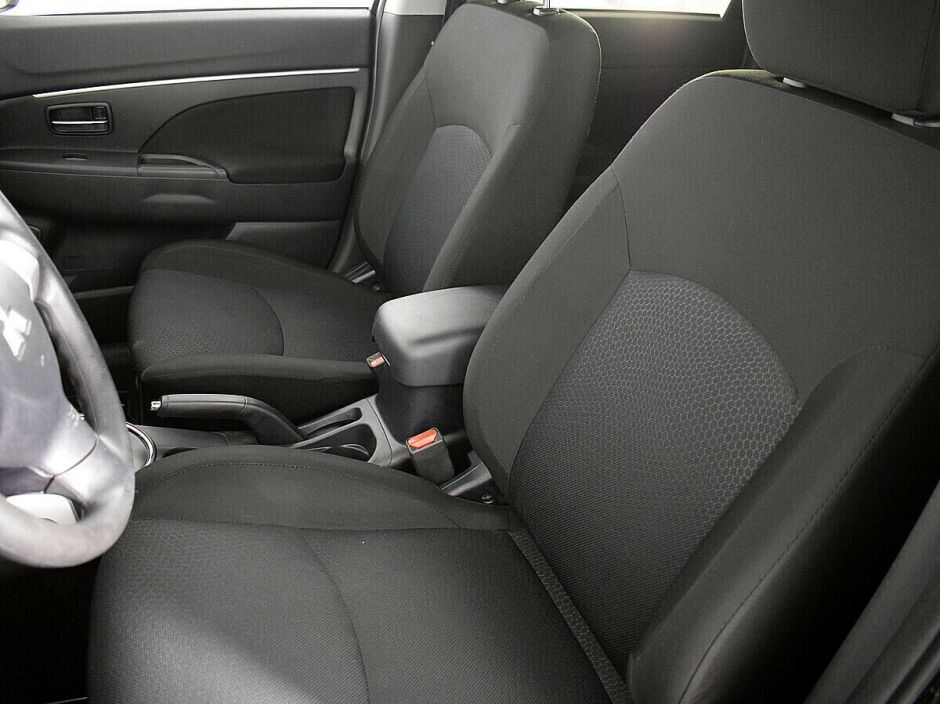 Mitsubishi ASX, 1.8 л, Вариатор, 2013 фото 2