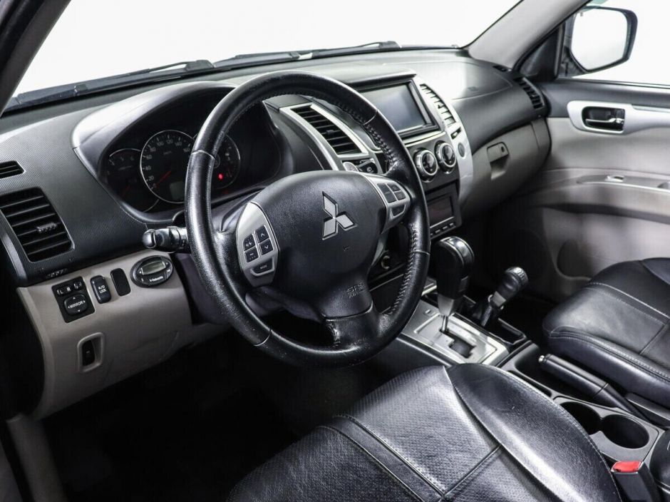 Mitsubishi Pajero Sport, 2.5 л, АТ, 2013 фото 7