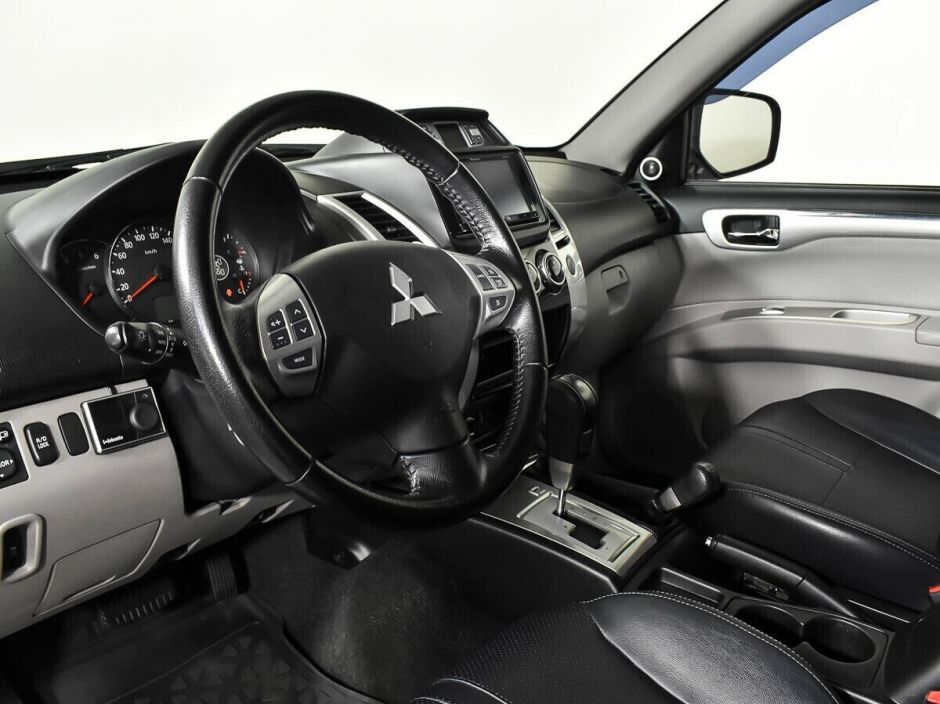 Mitsubishi Pajero Sport, 2.5 л, АТ, 2013 фото 7