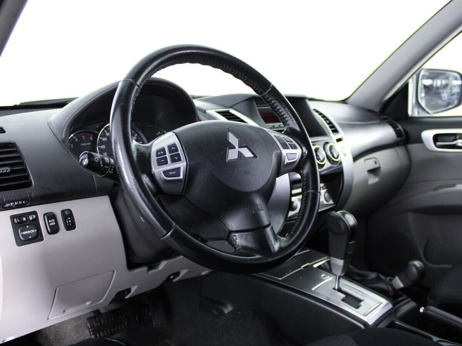 Mitsubishi Pajero Sport, 2.5 л, АТ, 2014 фото 7