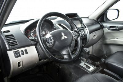 Mitsubishi Pajero Sport, 2.4 л, АКПП, 2015 фото 7