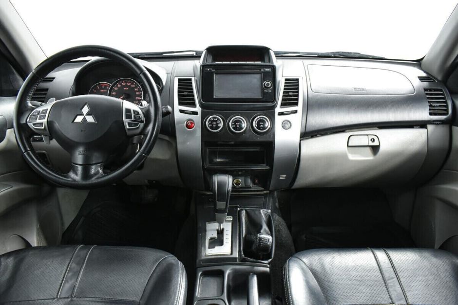 Mitsubishi Pajero Sport, 2.4 л, АТ, 2015 фото 8