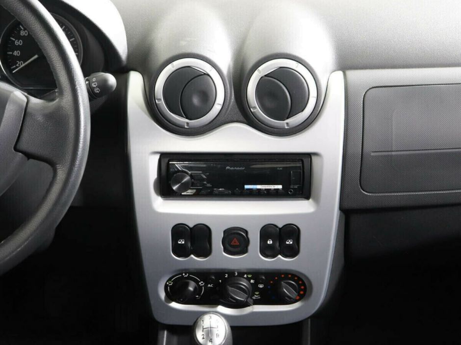 Renault Sandero, 1.6 л, МТ, 2014 фото 2