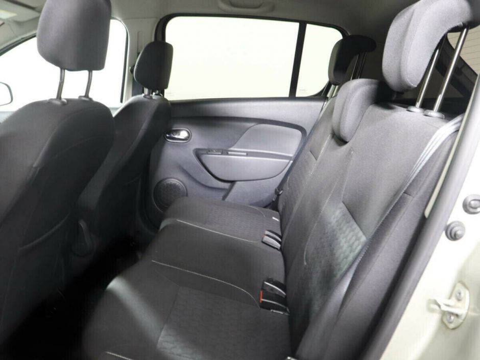 Renault Sandero, 1.6 л, АТ, 2015 фото 1