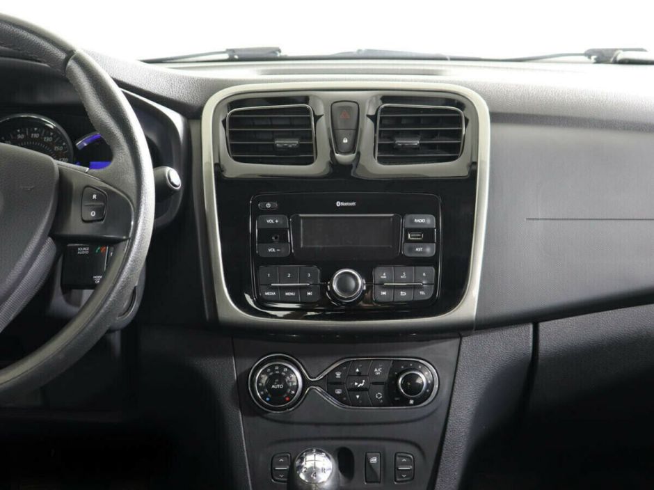 Renault Sandero, 1.6 л, МТ, 2017 фото 2