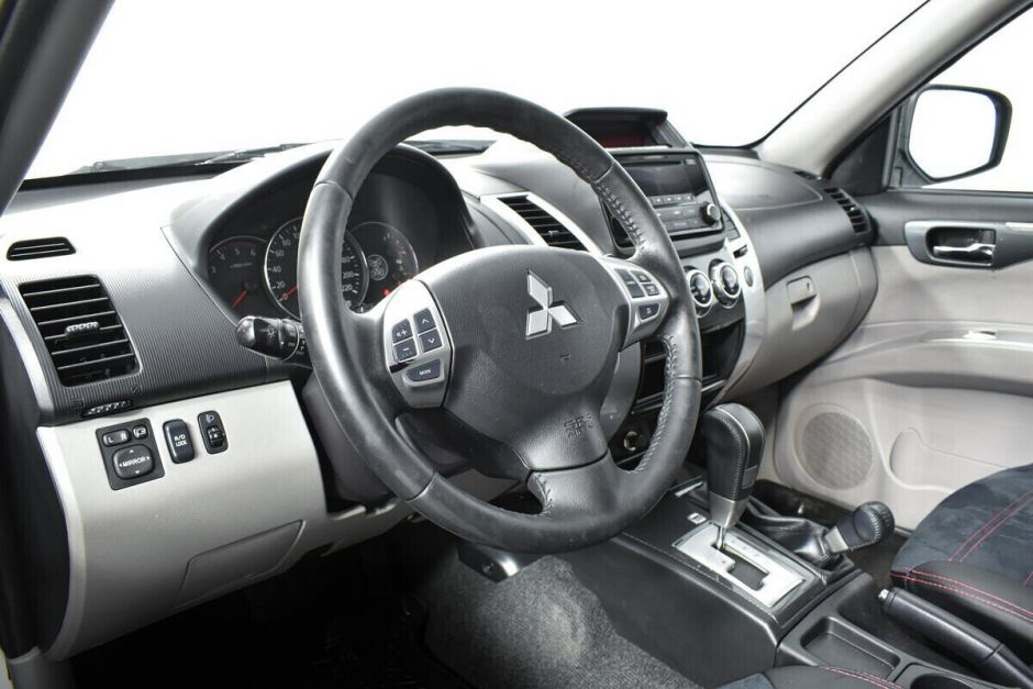 Mitsubishi Pajero Sport, 2.5 л, АТ, 2014 фото 7