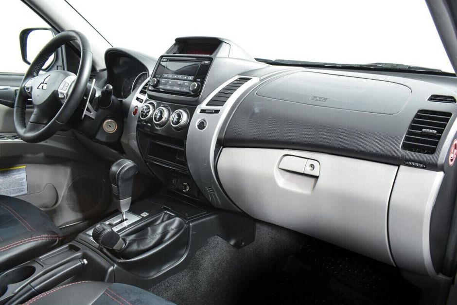 Mitsubishi Pajero Sport, 2.5 л, АТ, 2014 фото 2