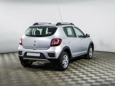 Renault Sandero, 1.6 л, АКПП, 2019 фото 4