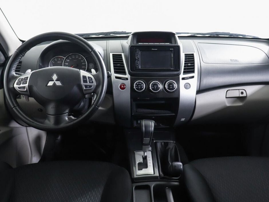 Mitsubishi Pajero Sport, 2.4 л, АТ, 2015 фото 8